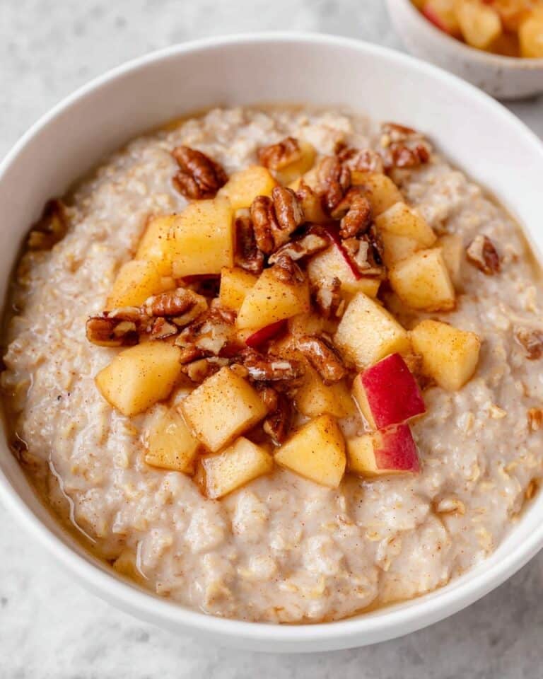 Easy Vegan Apple Cinnamon Oatmeal Recipe
